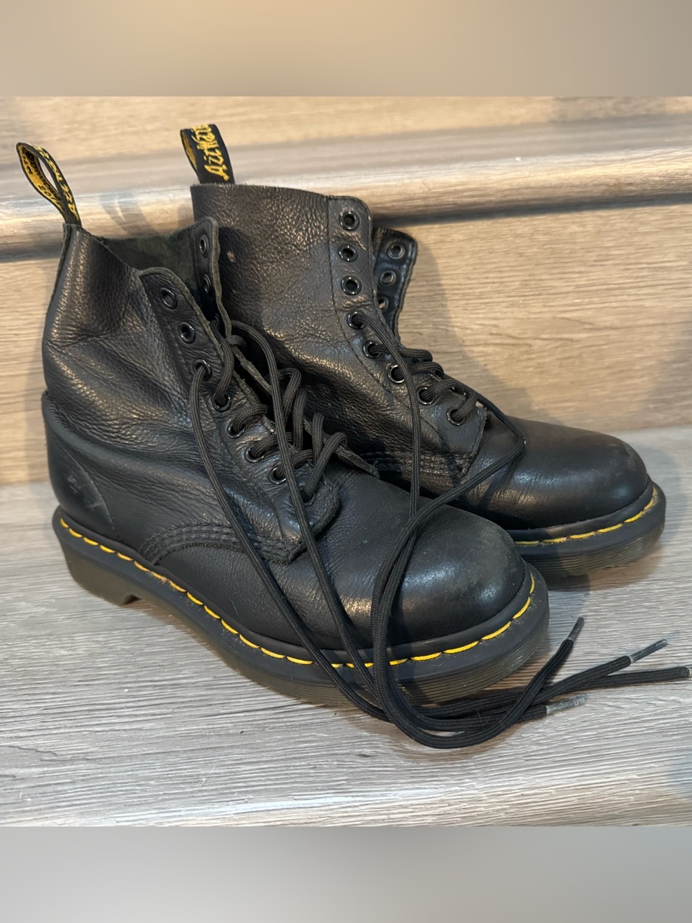 Dr. Martens Pascal 8-Eye Black Leather Lace Up Combat Boots Women's Size 6